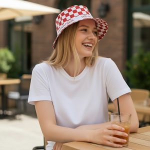 Šešir Hrvatska – Kockasti navijački šešir – Navijački rekviziti