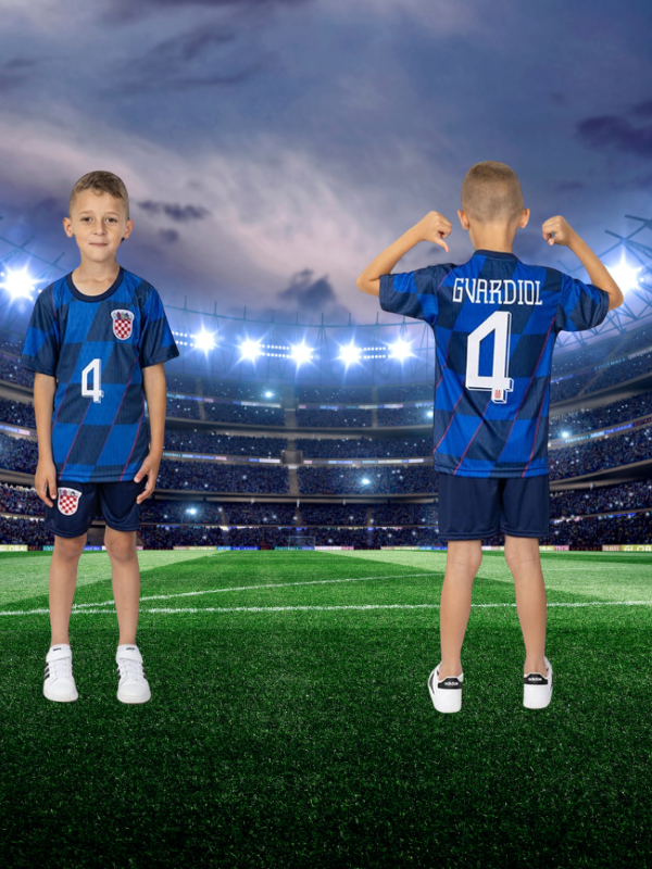 Nogometni dres Gvardiol Hrvatska #4 – plavi model B, dječji komplet – Navijački rekviziti
